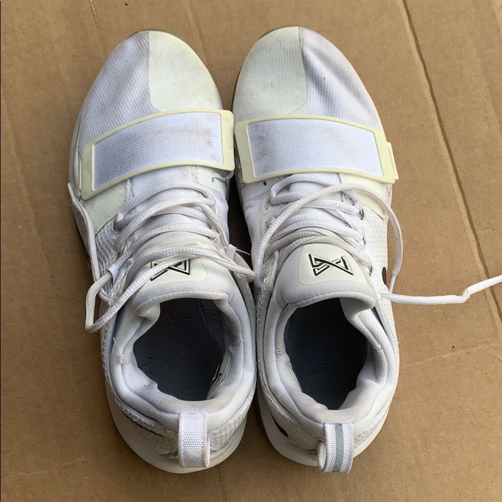 Nike men’s basketball shoes